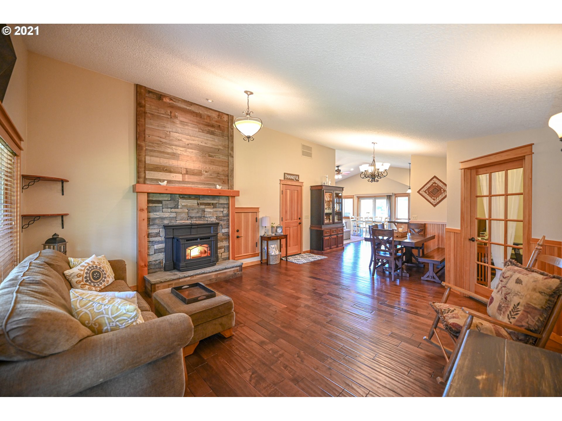 18570 South Waldow Road Oregon City, OR 97045 - Photo 10 of 32 Gallery Image 10