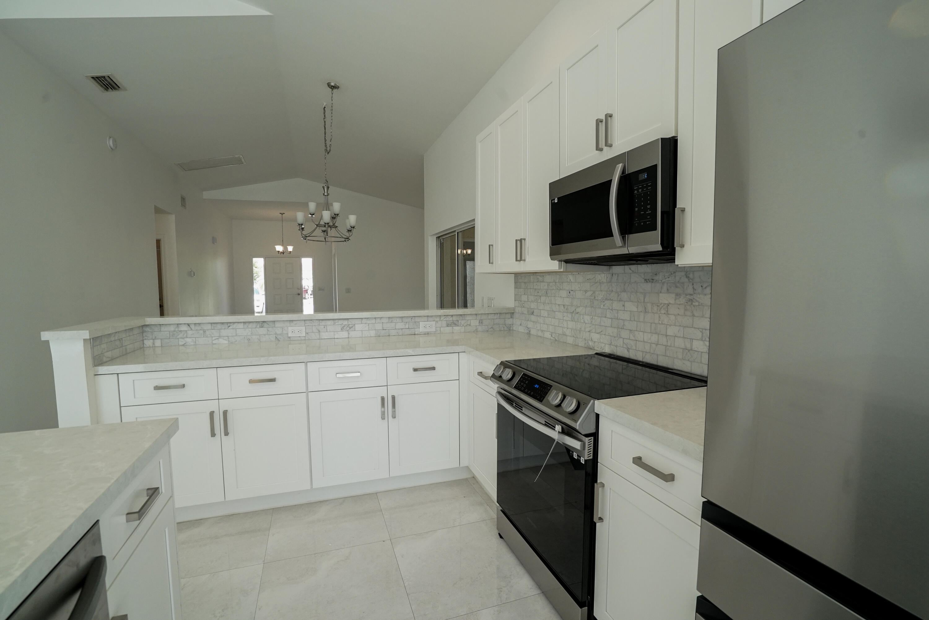 10580 Pebble Cove Lane Boca Raton, FL 33498 - Photo 5 of 27 DSC06448-2