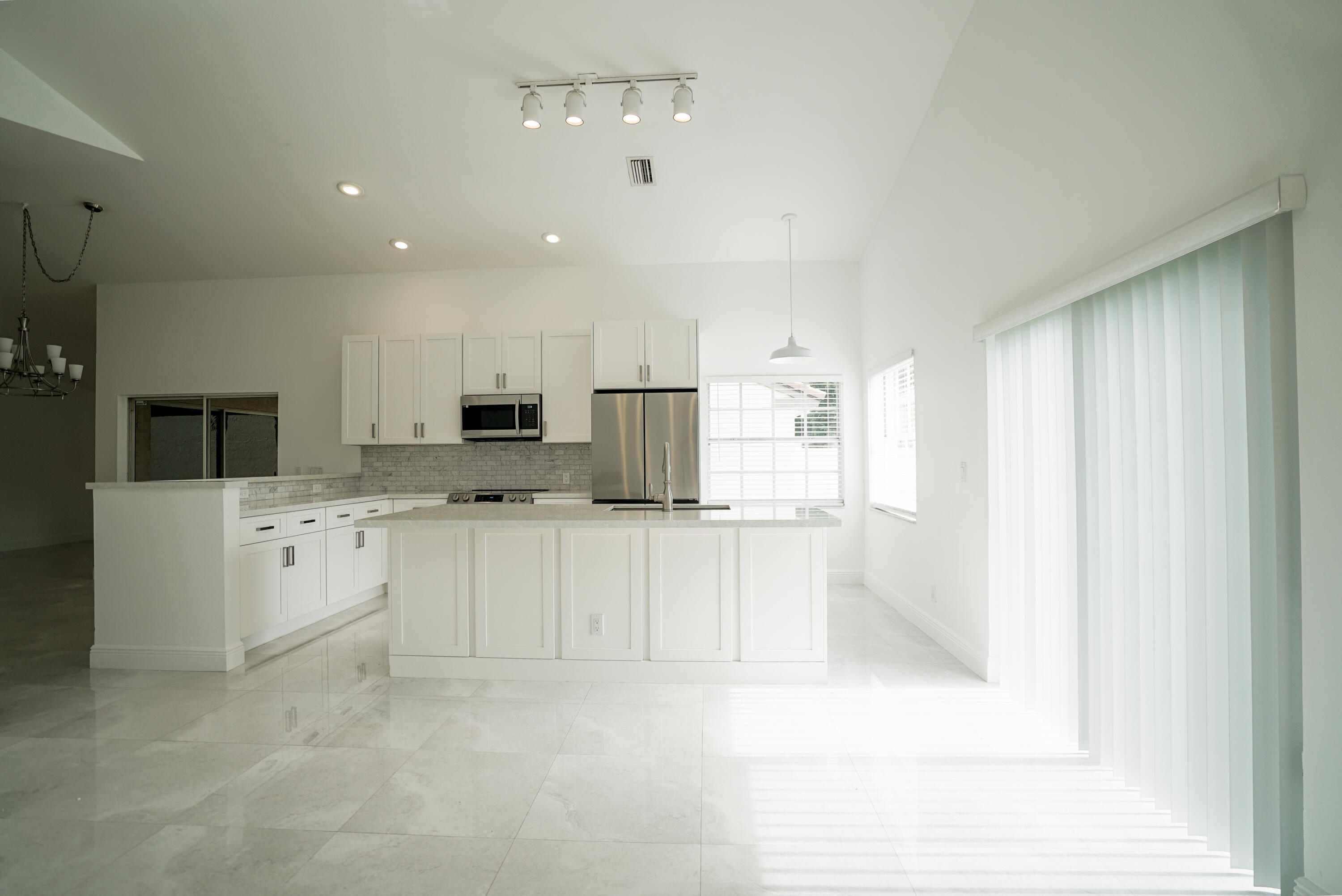10580 Pebble Cove Lane Boca Raton, FL 33498 - Photo 7 of 27 DSC06405-HDR
