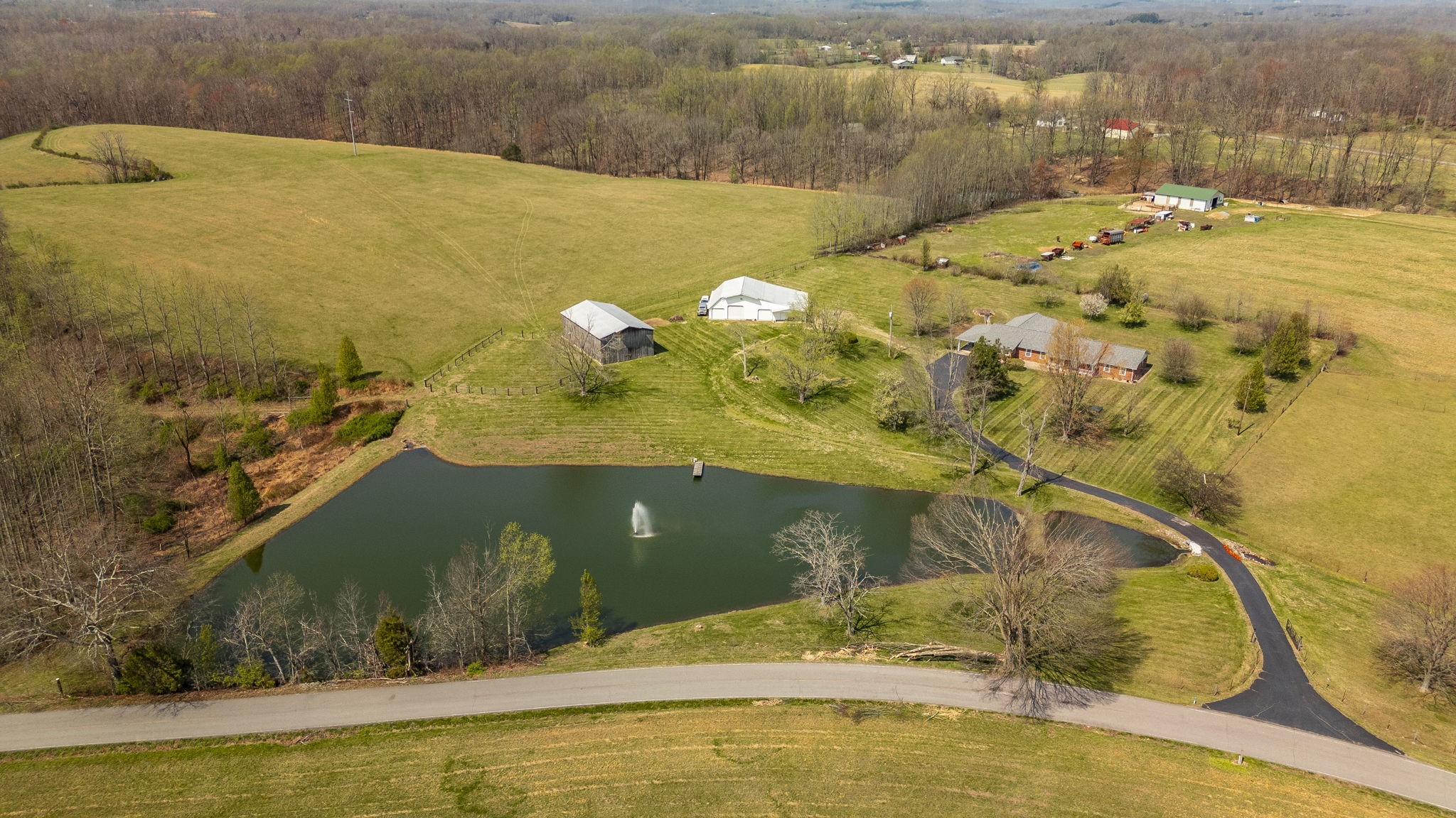 395 Whitson Road Bethpage, TN 37022 - Photo 2 of 100