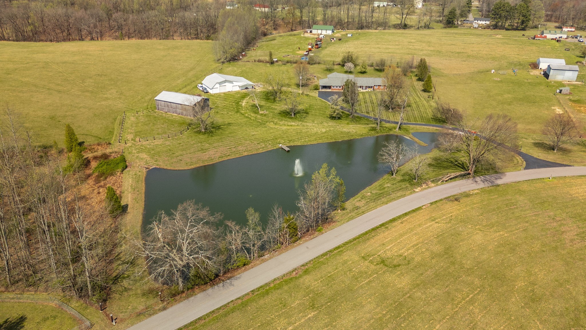 395 Whitson Road Bethpage, TN 37022 - Photo 3 of 100