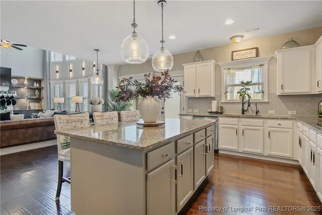 $599,999 | 6238 Shannon Wds Way, Hope Mills, NC 28348