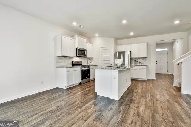 $2,595 | 166 Woodbrook Trail, Newnan, GA 30265