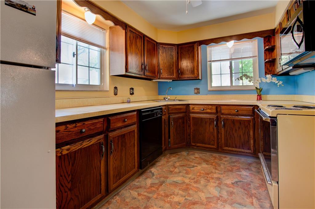 205 Park Road Carnegie, PA 15106 - Photo 6 of 21 Gallery Image 6
