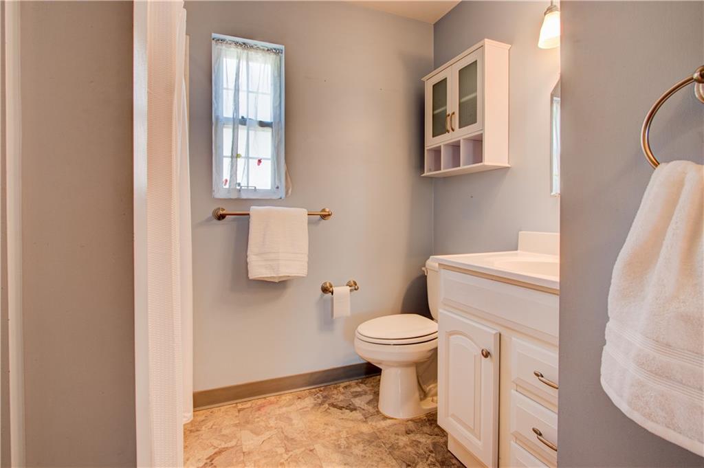 205 Park Road Carnegie, PA 15106 - Photo 9 of 21 Gallery Image 9