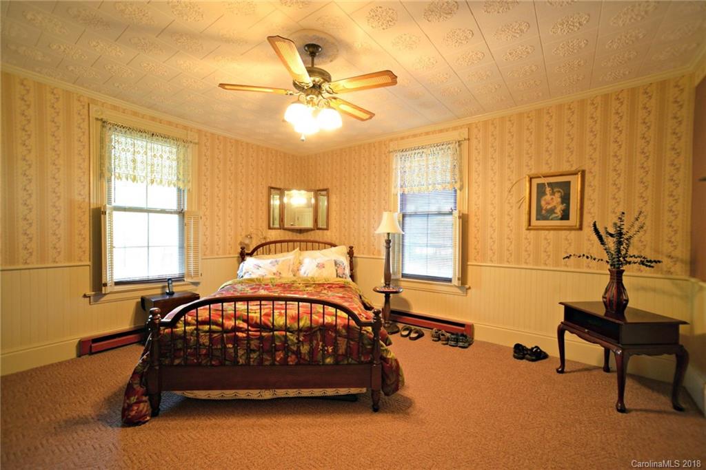 1327 Webster Road Sylva, NC 28779 - Photo 26 of 34 Gallery Image 26