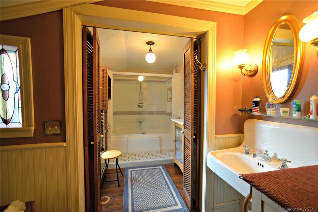 1327 Webster Road Sylva, NC 28779 - Photo 28 of 34 Gallery Image 28