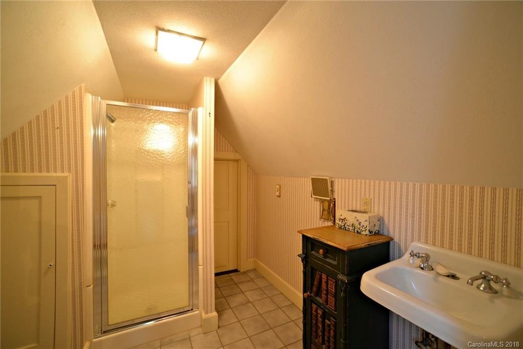 1327 Webster Road Sylva, NC 28779 - Photo 30 of 34 Gallery Image 30