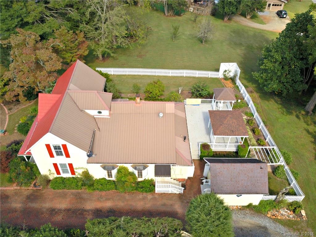 1327 Webster Road Sylva, NC 28779 - Photo 5 of 34 Gallery Image 5
