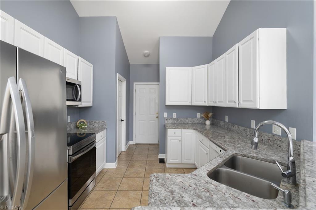 7906 McCreedy Drive Oak Ridge, NC 27310 - Photo 10 of 40