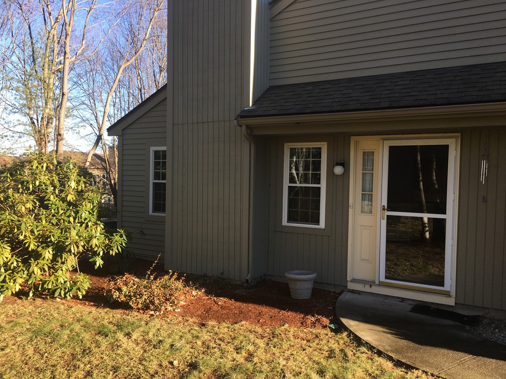 704 Ridgefield Circle, Unit A Clinton, MA 01510 - Photo 2 of 19 Gallery Image 2