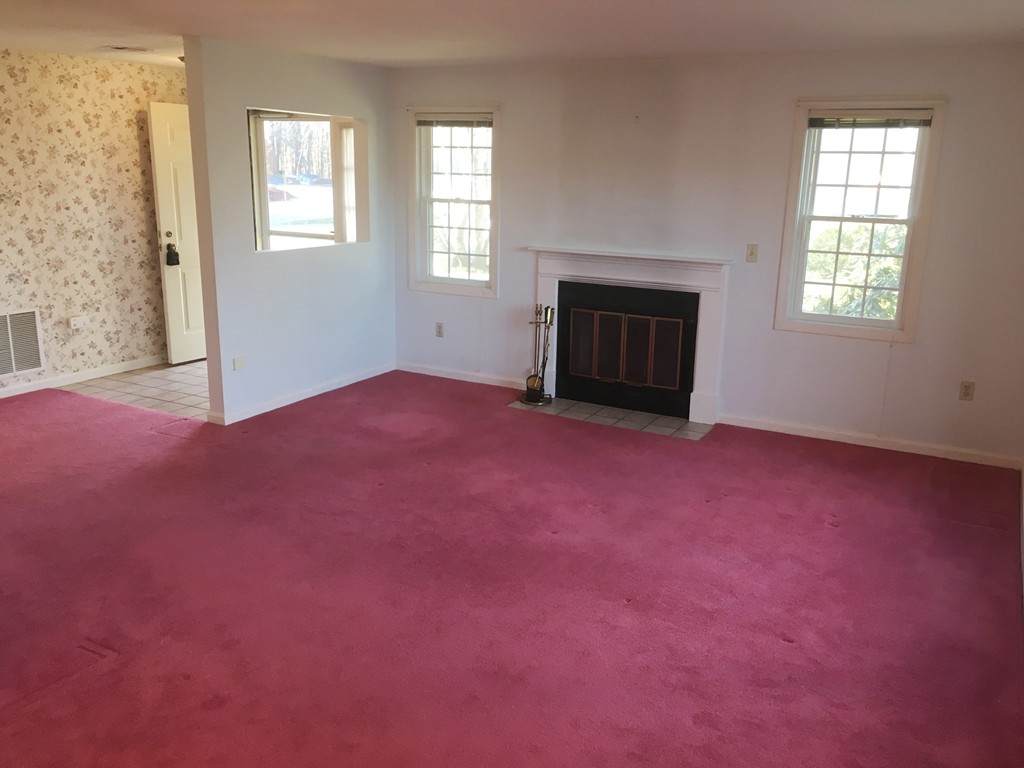 704 Ridgefield Circle, Unit A Clinton, MA 01510 - Photo 8 of 19 Gallery Image 8