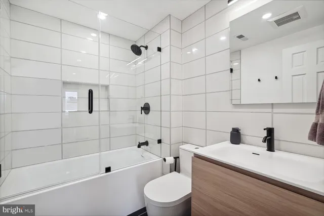 $7,000 | 2242 Ontario Road Northwest, Unit 3, Washington, DC 20009