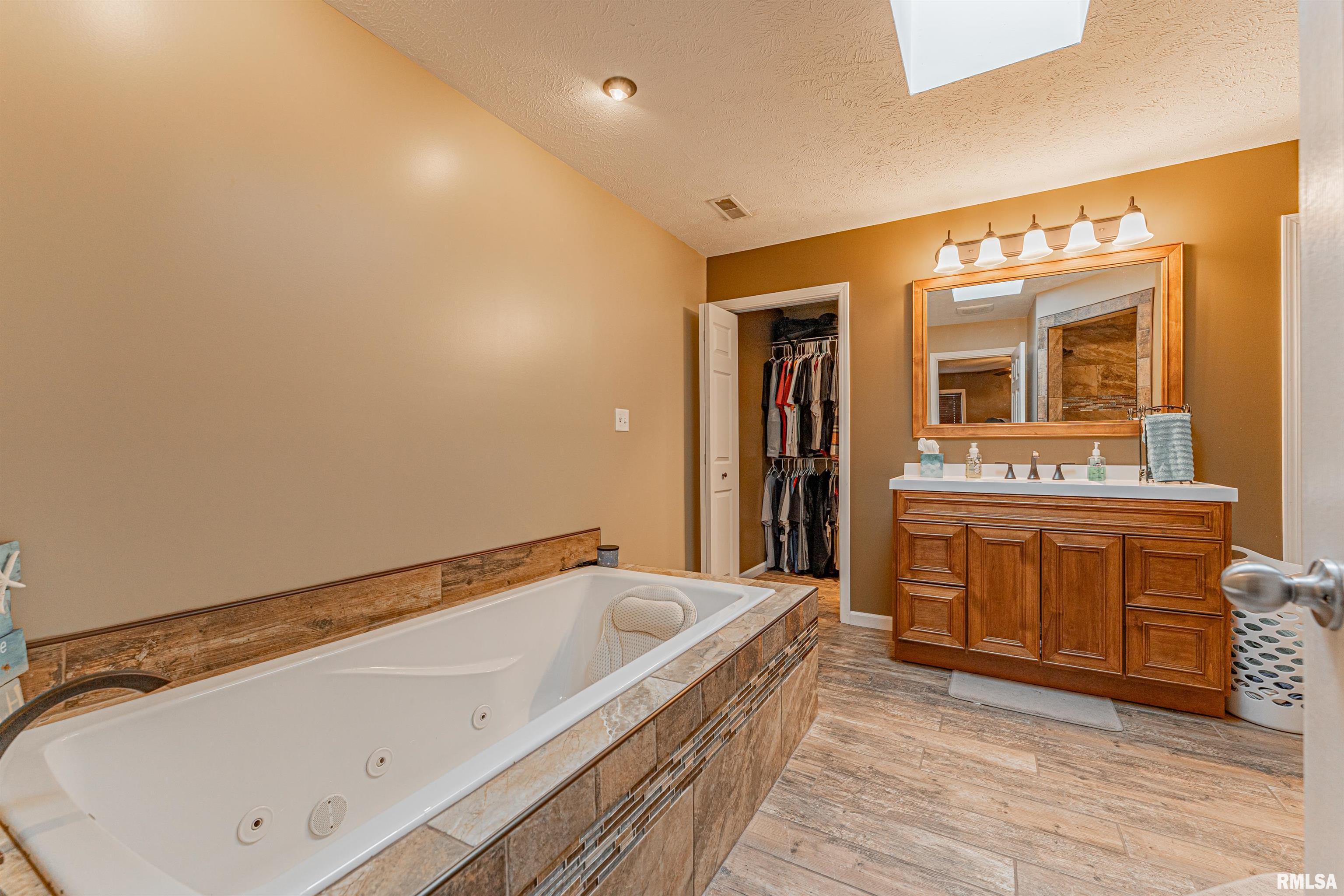 310 West Kickapoo Street Lincoln, IL 62656 - Photo 11 of 26