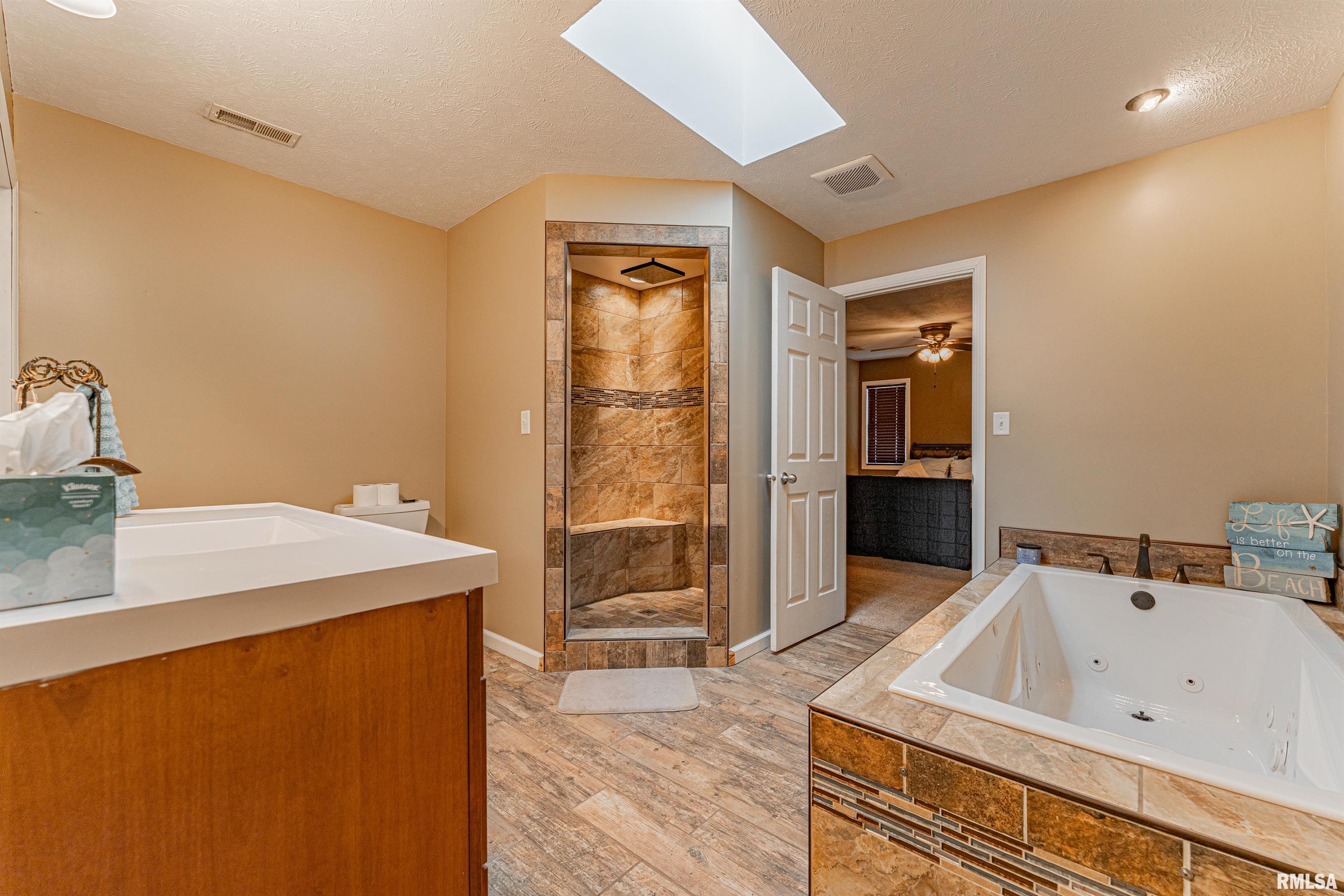 310 West Kickapoo Street Lincoln, IL 62656 - Photo 12 of 26