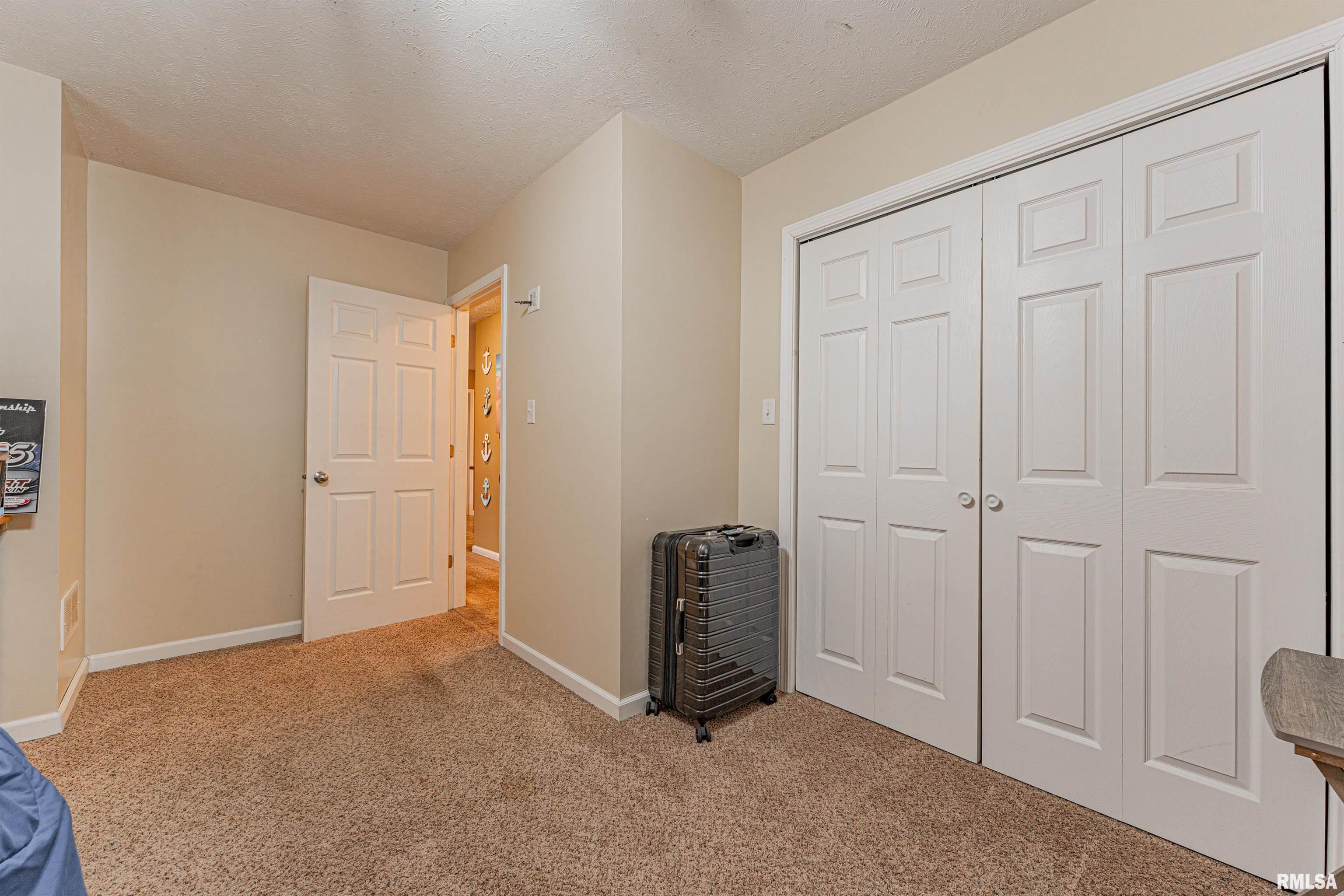 310 West Kickapoo Street Lincoln, IL 62656 - Photo 14 of 26