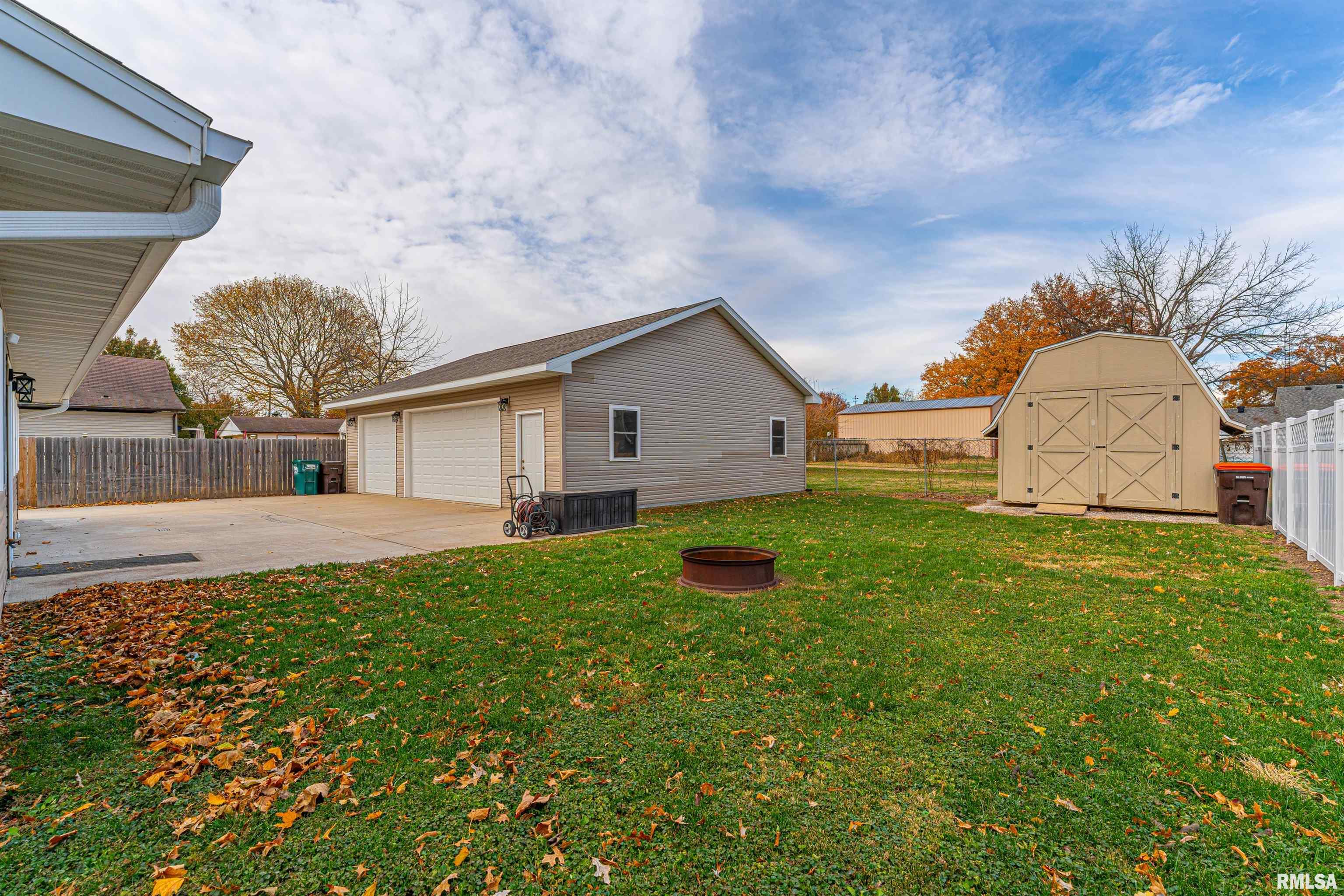 310 West Kickapoo Street Lincoln, IL 62656 - Photo 22 of 26