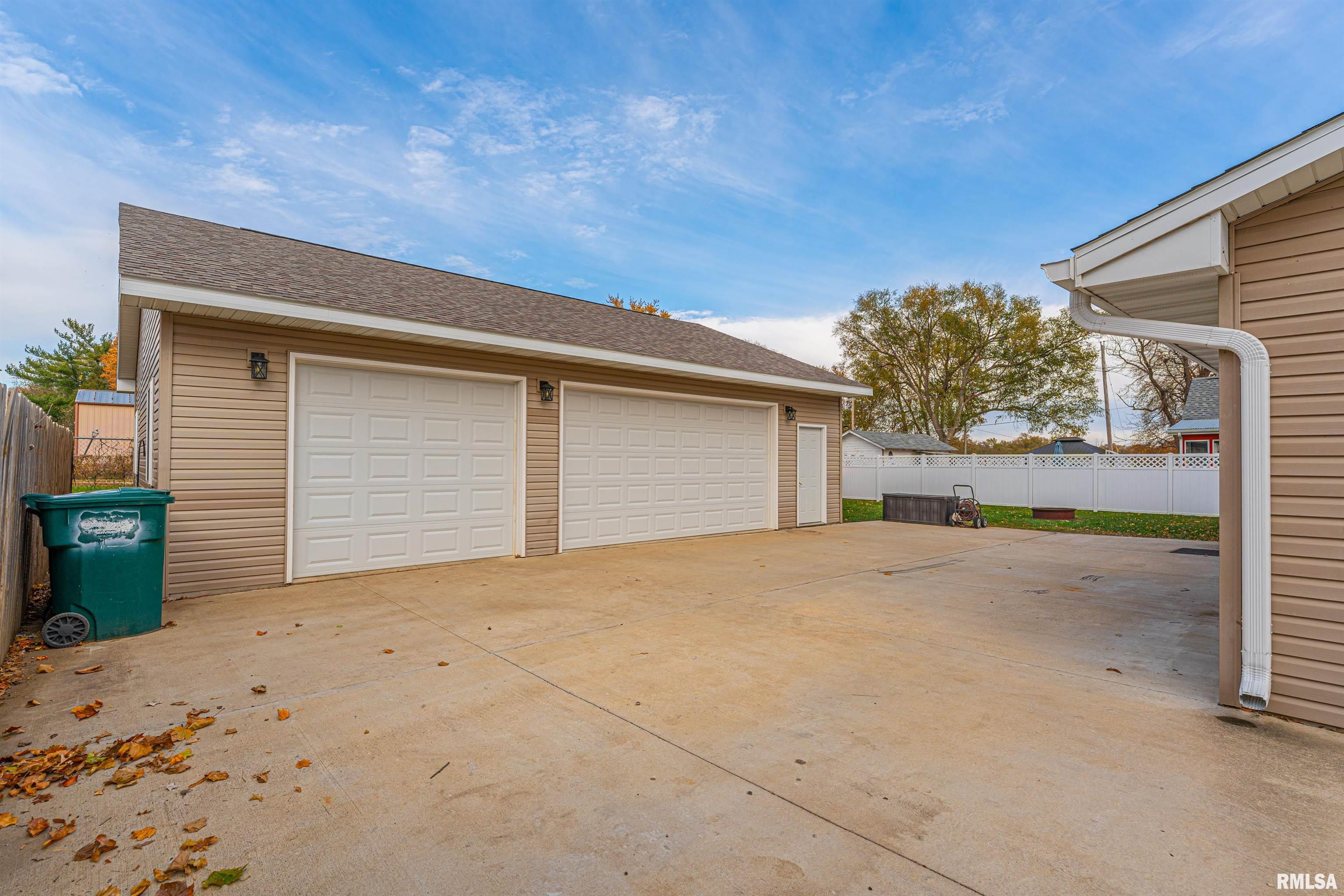 310 West Kickapoo Street Lincoln, IL 62656 - Photo 23 of 26