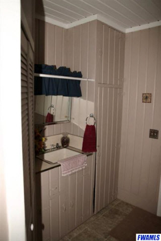 211 Elm Grove Road Bluffton, IN 46714 - Photo 17 of 18 Gallery Image 17