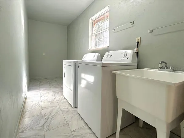 $1,850 | 26613 Northwest 3rd Avenue, Newberry, FL 32669