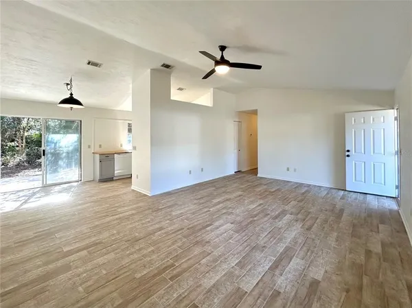 $1,850 | 26613 Northwest 3rd Avenue, Newberry, FL 32669