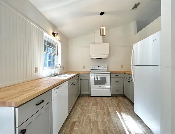 $1,850 | 26613 Northwest 3rd Avenue, Newberry, FL 32669