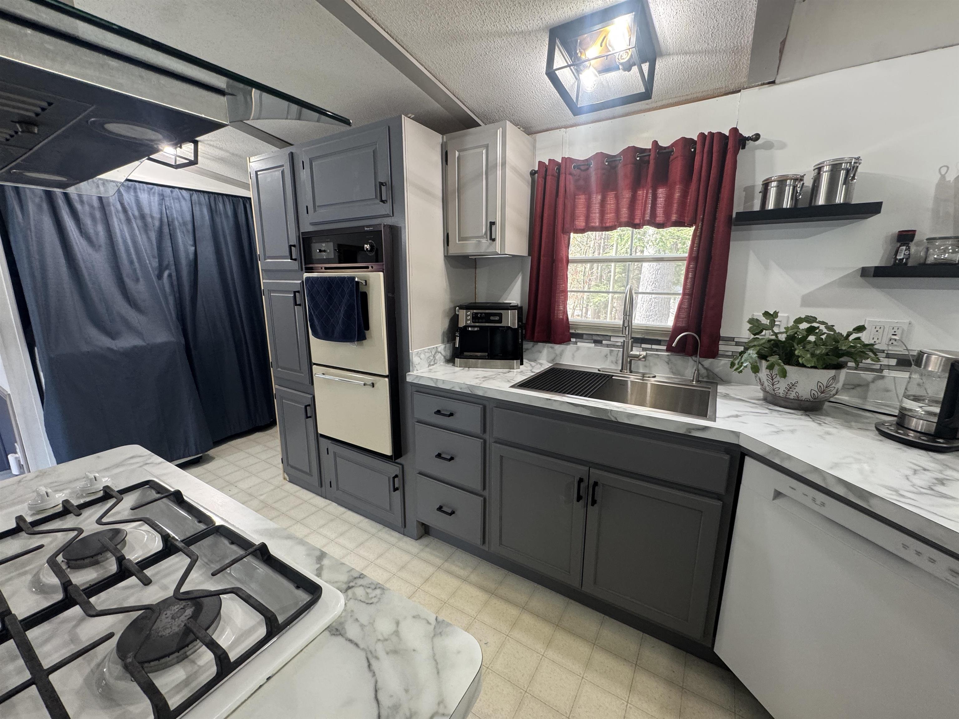 82 Sunset Circle Campton, NH 03223 - Photo 21 of 50