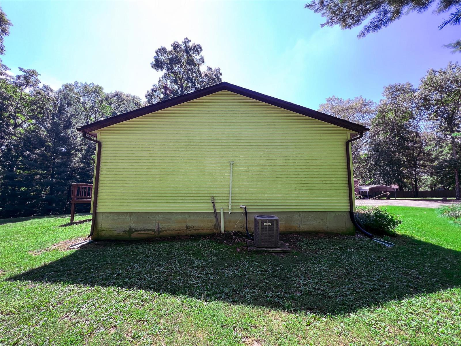 701 Deer Path Road Iuka, IL 62849 - Photo 12 of 28