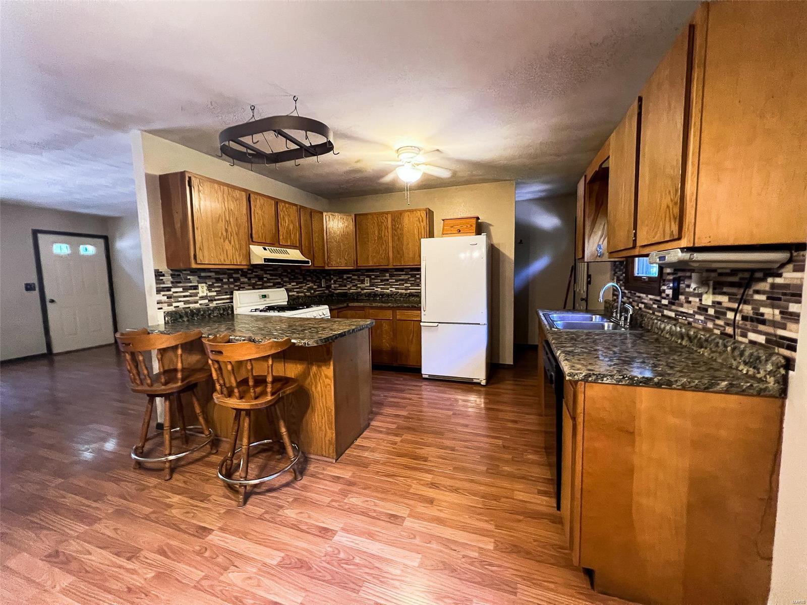 701 Deer Path Road Iuka, IL 62849 - Photo 15 of 28
