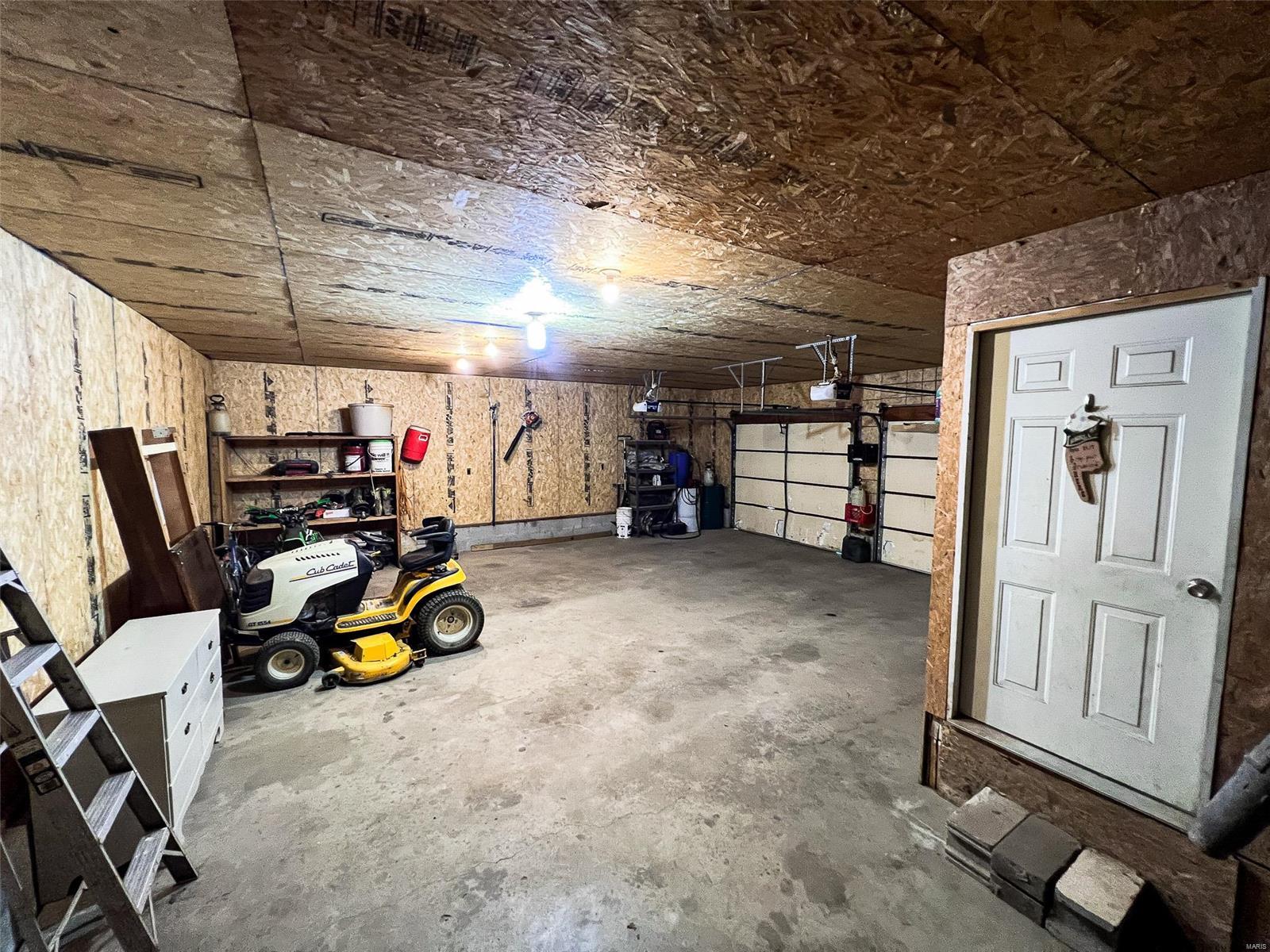 701 Deer Path Road Iuka, IL 62849 - Photo 22 of 28