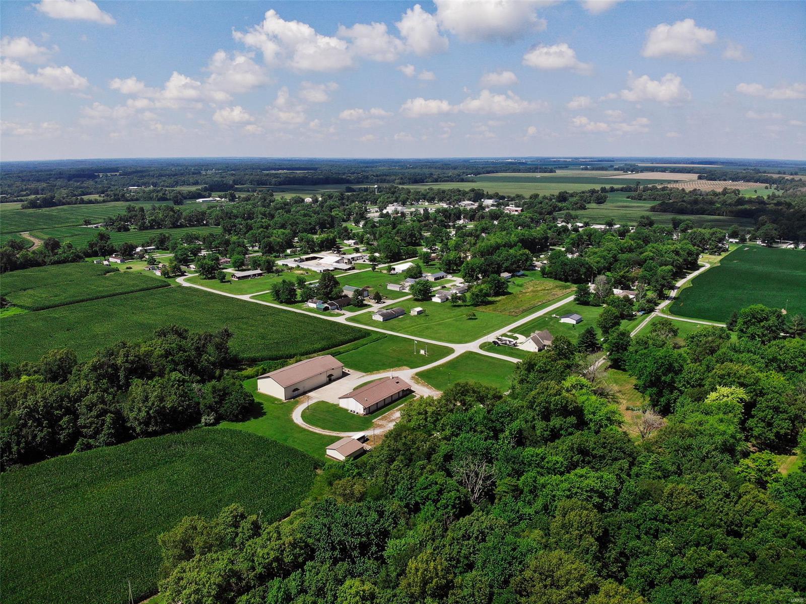701 Deer Path Road Iuka, IL 62849 - Photo 7 of 28