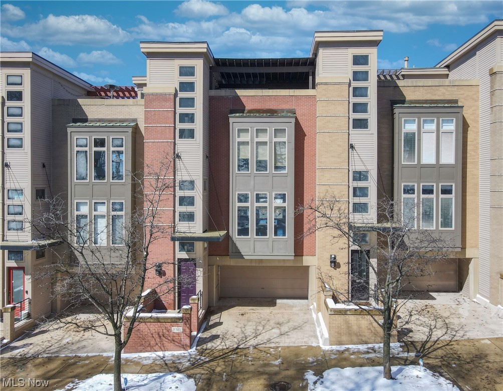 2315 Edgehill Road Cleveland, OH 44106 - Photo 2 of 43 Gallery Image 2
