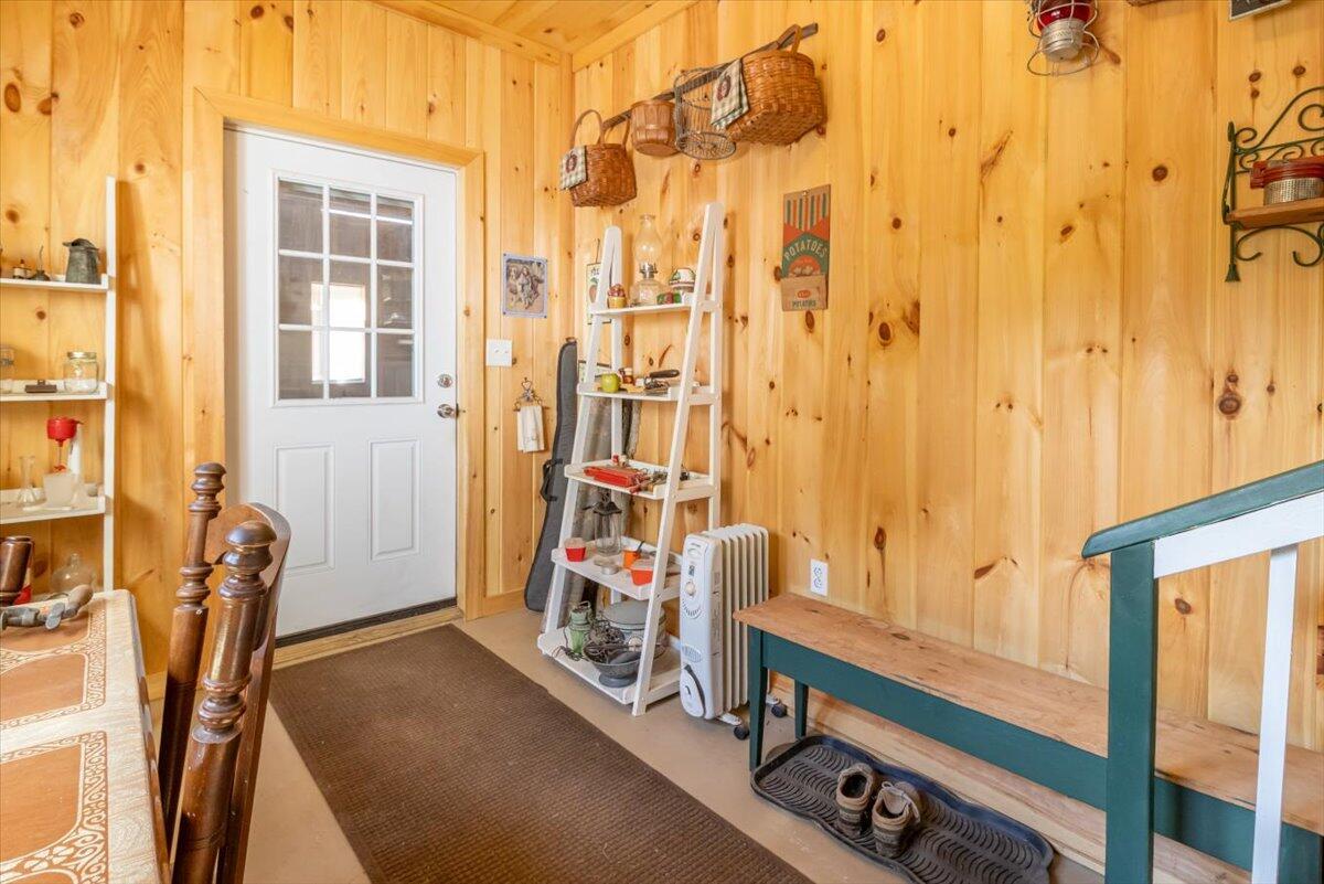 116 Bowen Road Searsport, ME 04974 - Photo 4 of 51 Mudroom / Entry to house from garage