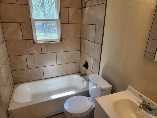$1,000 | 1817 East Barton Avenue, Temple, TX 76501