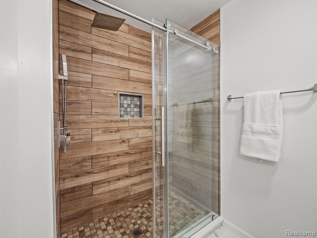 104 Chestnut Ridge Walled Lake, MI 48390 - Photo 29 of 47 Gallery Image 29