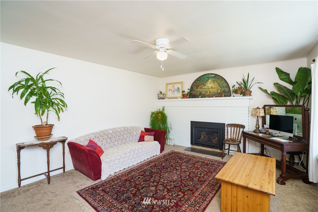 9137 Stevenson Road Anacortes, WA 98221 - Photo 3 of 19 Gallery Image 3