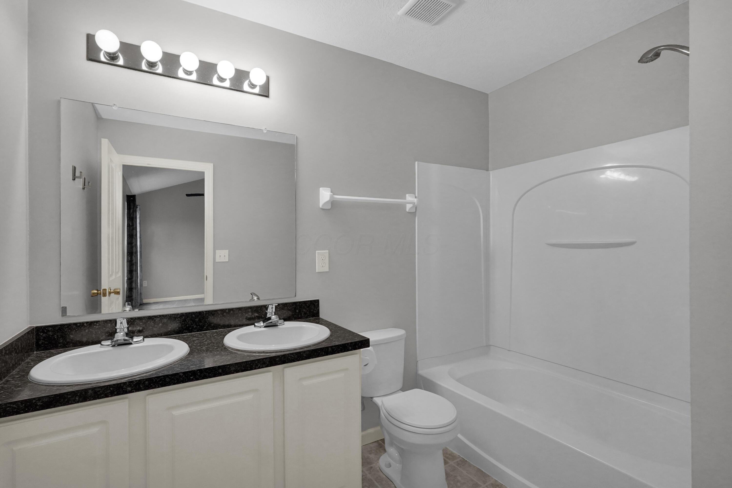 8311 Bruntsfield Road Columbus, OH 43235 - Photo 26 of 47 Owners Bathroom