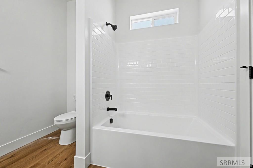 3177 Elixir Road Ammon, ID 83406 - Photo 5 of 14 Primary Ensuite