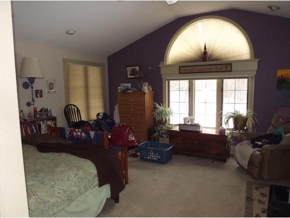 27 Lyndeborough Road Amherst, NH 03031 - Photo 18 of 36