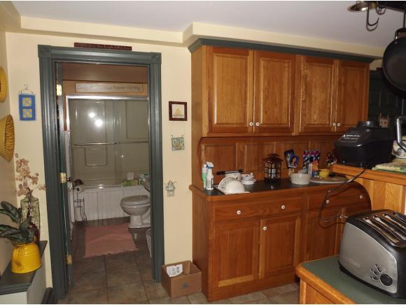 27 Lyndeborough Road Amherst, NH 03031 - Photo 4 of 36