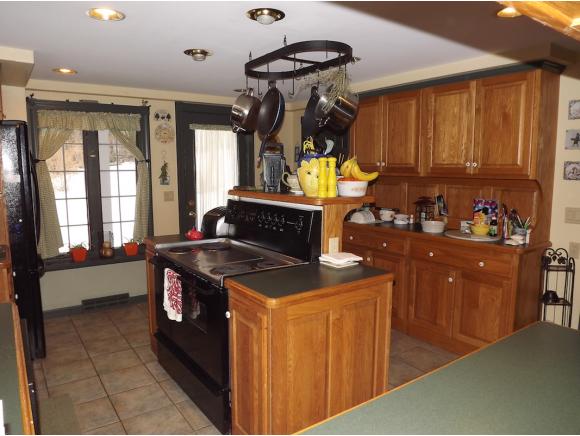27 Lyndeborough Road Amherst, NH 03031 - Photo 5 of 36