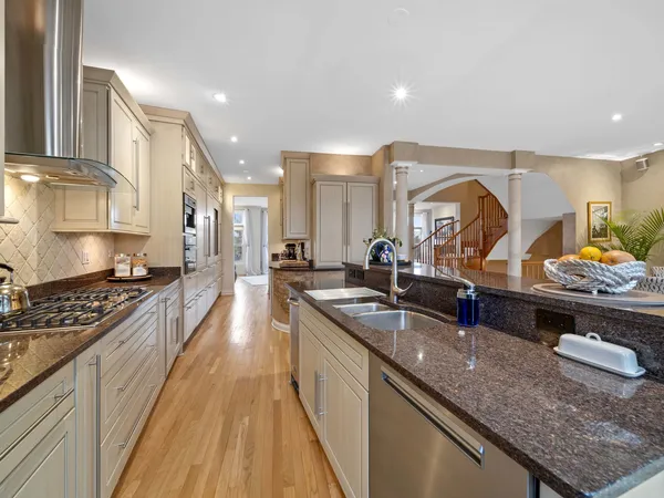 $7,500 | 2048 Valor Court, Glenview, IL 60026