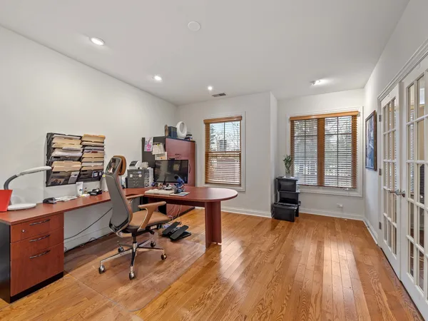 $7,500 | 2048 Valor Court, Glenview, IL 60026