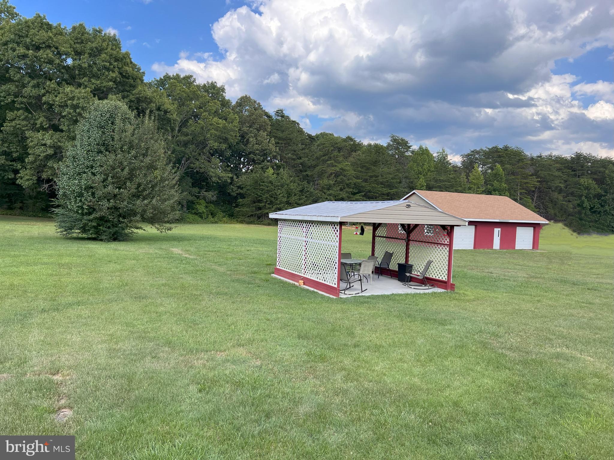 13809 Post Oak Road Spotsylvania, VA 22551 - Photo 5 of 41 Concrete 15 x15cover patio with location for grill