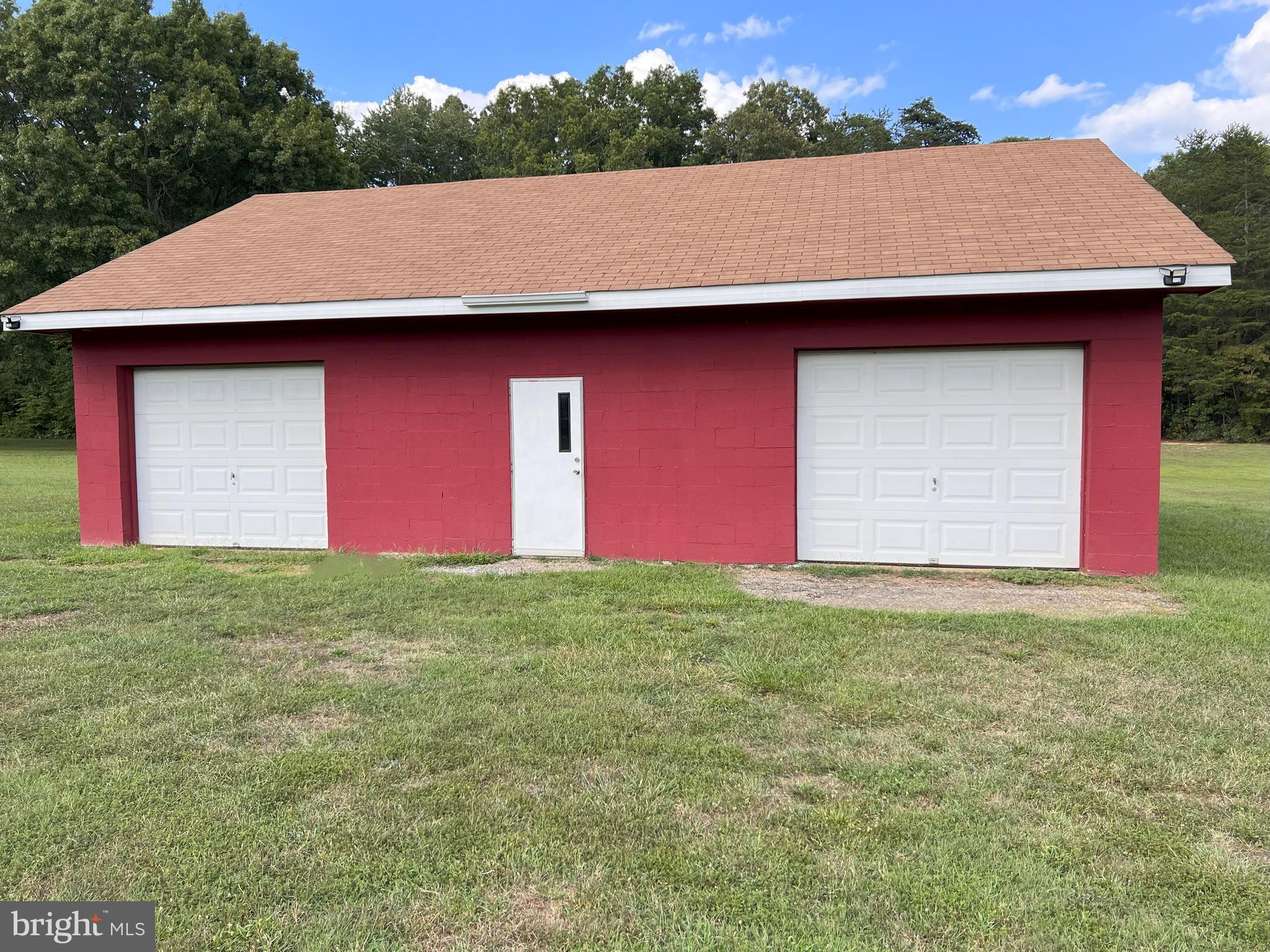 13809 Post Oak Road Spotsylvania, VA 22551 - Photo 6 of 41 28 x 40 concrete block garage