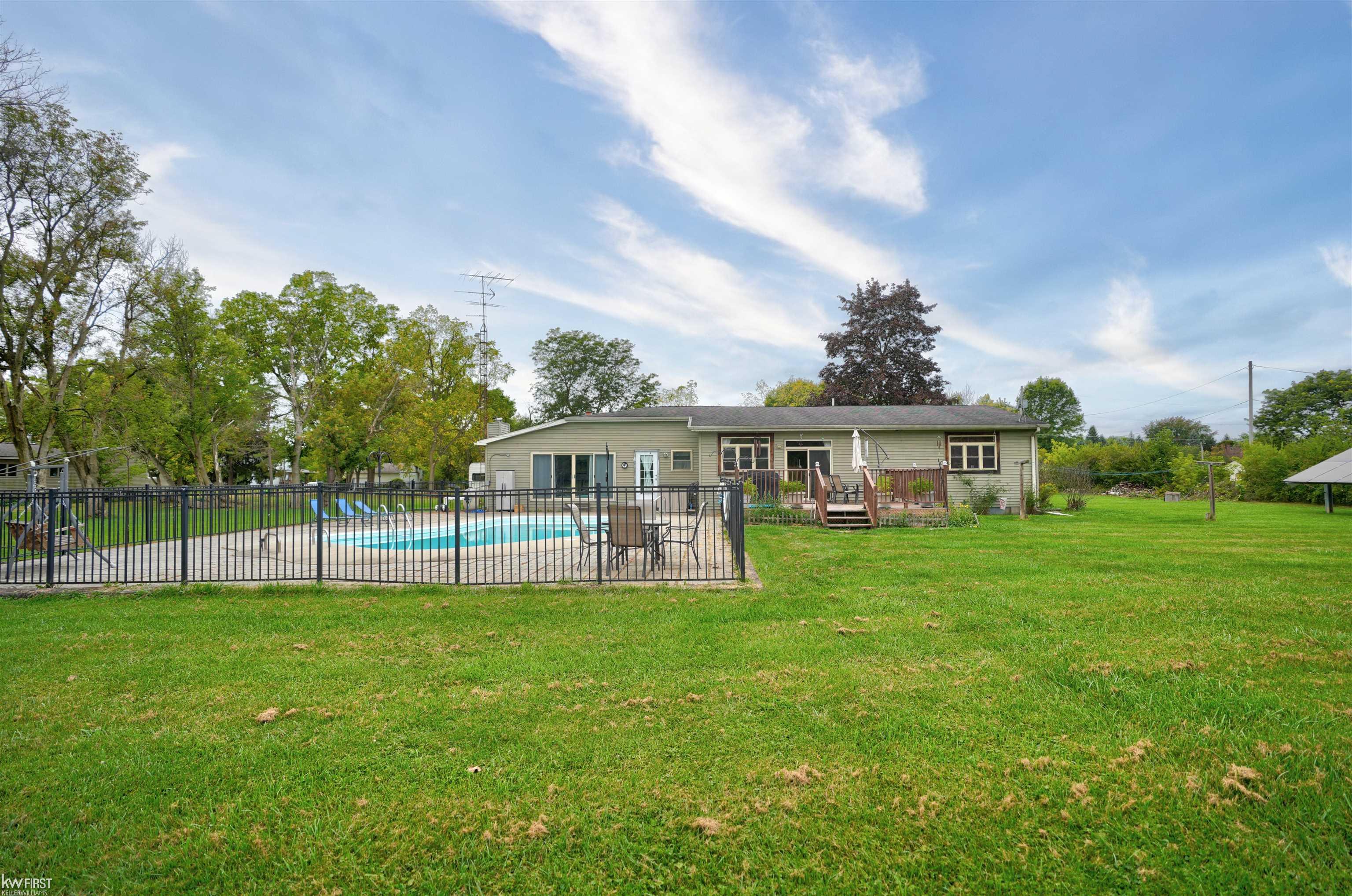 5238 North Gale Road Davison, MI 48423 - Photo 43 of 71 50189231-9ebb600e-6838-4b62-88f6-061c4be0e861.JPG