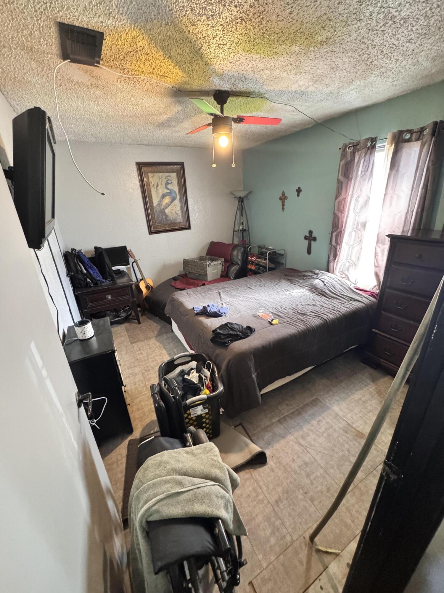 302 East 15th Street Wolfforth, TX 79382 - Photo 11 of 13 a living room with furniture