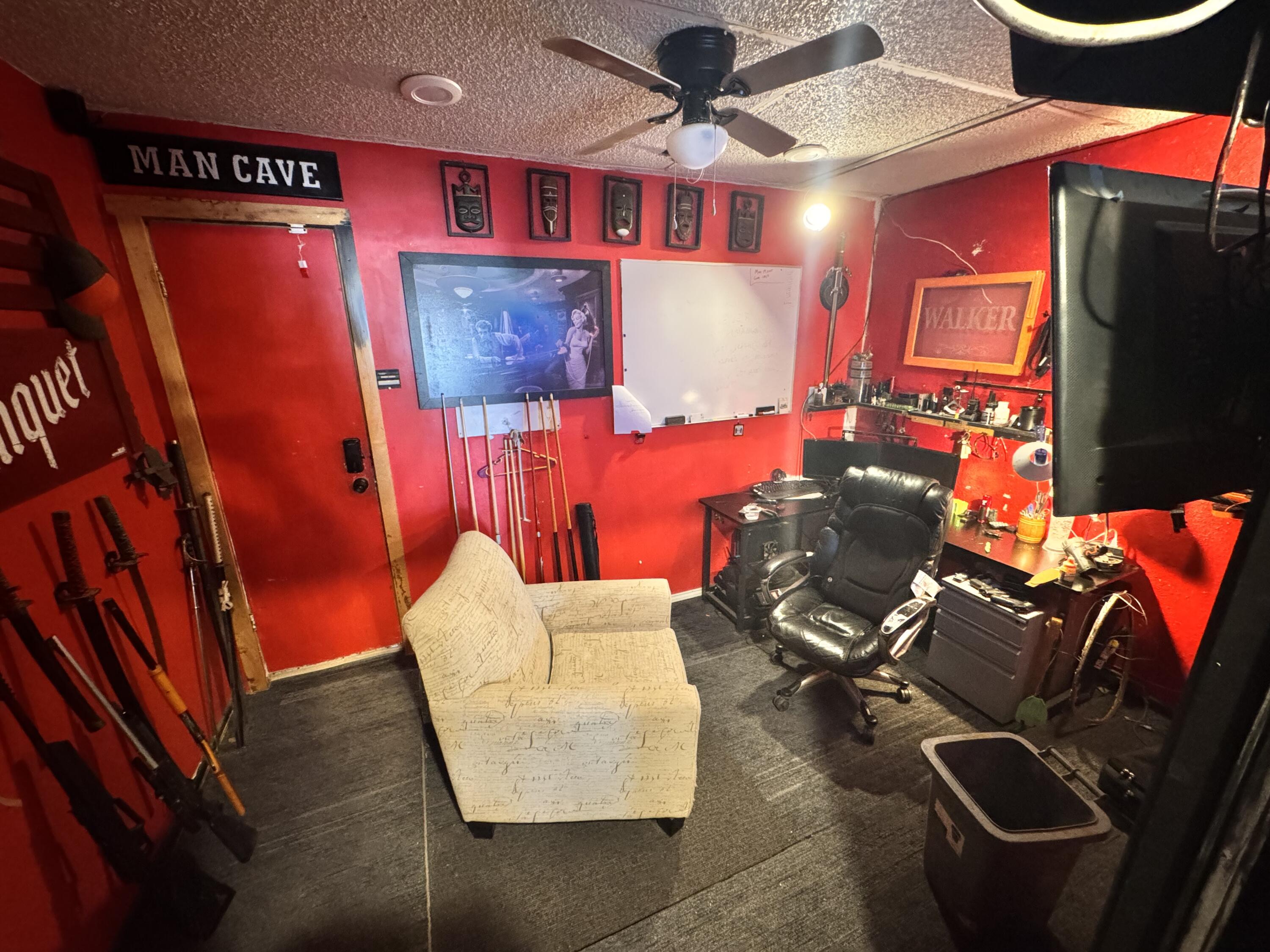 302 East 15th Street Wolfforth, TX 79382 - Photo 13 of 13 a room with furniture and screen