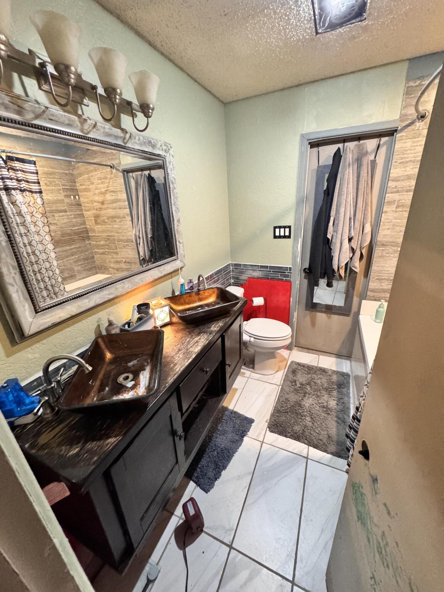 302 East 15th Street Wolfforth, TX 79382 - Photo 9 of 13 a living room with furniture