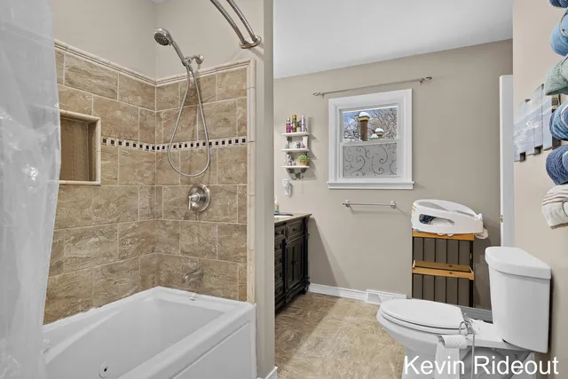 $300,000 | 8348 Joelle Drive, Cadillac, MI 49601